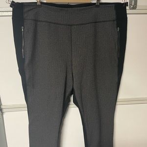 Old Navy Active herringbone/pointe zip pocket street legging